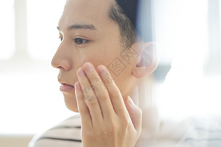 人物起居室美女男美容护肤图片