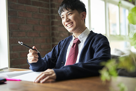 1人人类生机勃勃男孩男学生学习图片