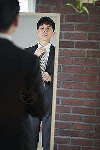 日本人人类穿衣镜商人图片