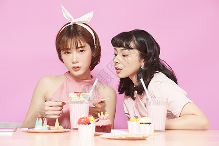 咖啡店派对亚洲妇女协会茶时间粉彩粉红色甜蜜闺蜜一起吃甜食图片