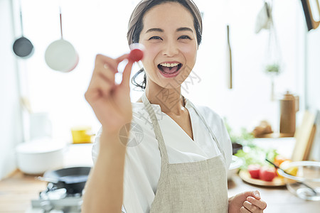 家庭主妇做饭图片