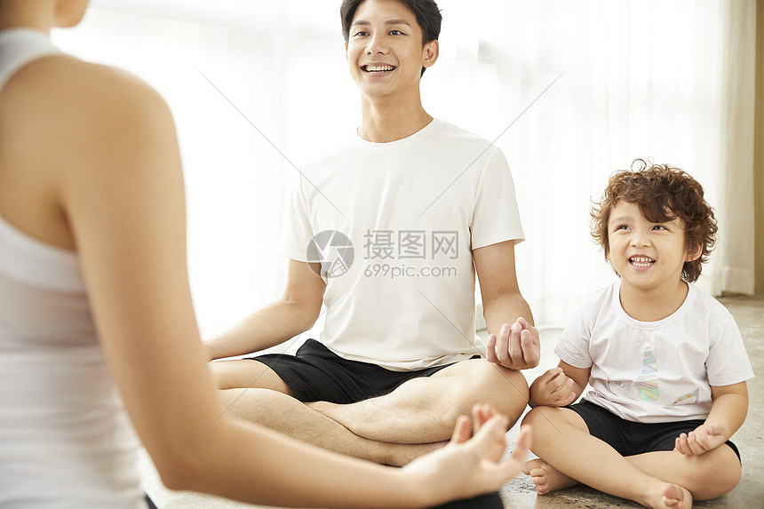 孩子父亲人物家庭生活方式瑜伽图片
