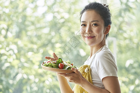 早晨女人生活用餐图片