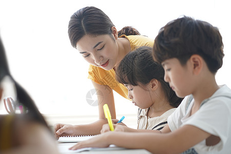 老师教训二十多岁女童教育图片素材