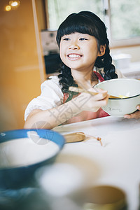 菜肴生活休假儿童女孩的帮助图片