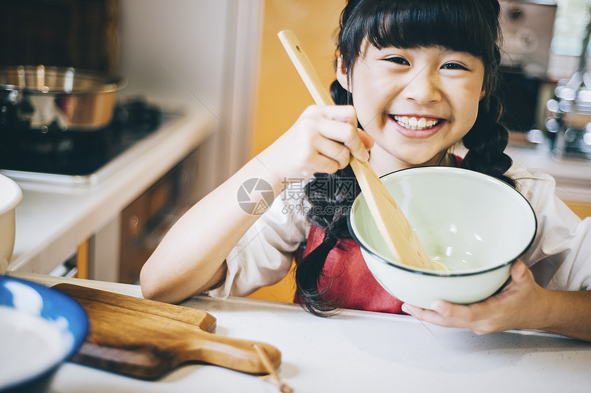 房屋稻米食物儿童女孩的帮助图片