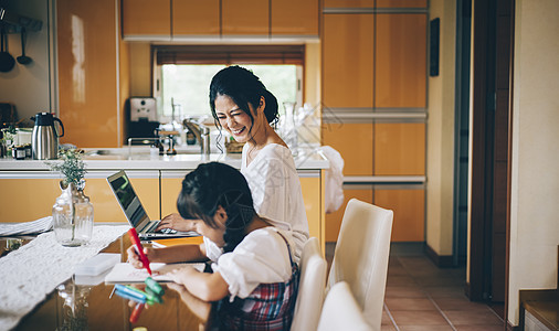 日本人房屋父母身份亲子生活方式组图片