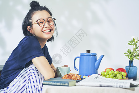 女性居家生活方式图片