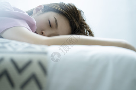 睡觉阳光窗闹钟图片