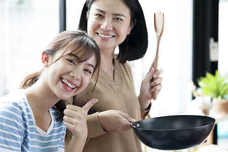 碟沙拉三十几岁家庭生活方式美食图片