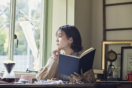 人物天独自生活女生活方式图片