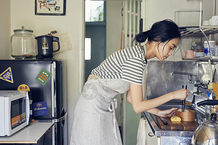 家庭主妇女便当盒制作图片