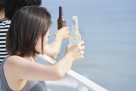 生活嘉年华女男女同伴酒图片