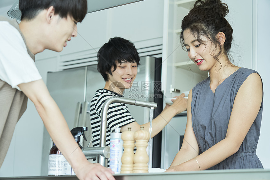 男女同伴的生活方式高清图片下载-正版图片502306286-摄图网
