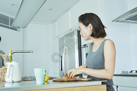 肖像早餐亚洲男女同伴的生活方式图片