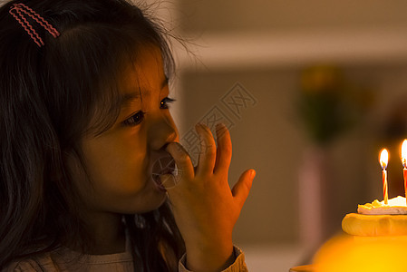 韩国人小朋友蛋糕女孩的生日穆迪图片