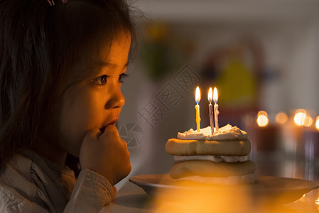 一个人的梦想光线蜡烛女孩的生日穆迪图片