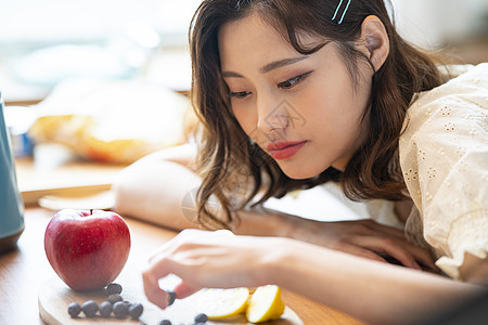 单人独自生活三十几岁女生活美食图片