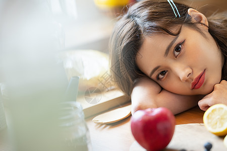 女人泛亚洲年轻女子女生活美食图片