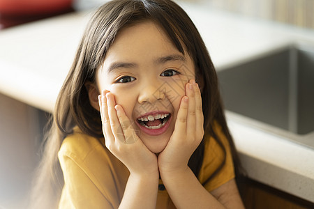 幼儿园开心的图图片