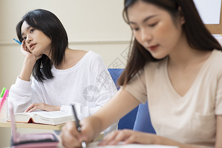 学习大学英国女学生学生班图片