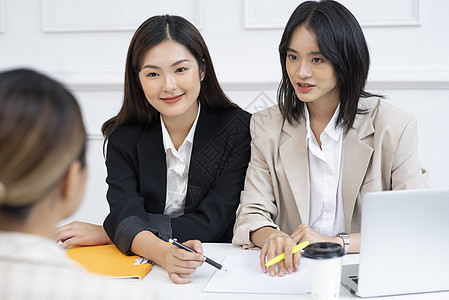 坚固亚洲人行政职位女企业面试图片
