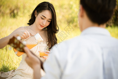 秋泰国人笑容夫妻生活方式图片