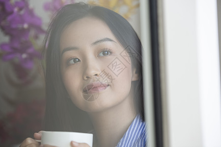 欣赏职业妇女年轻女子一个女人放松图片