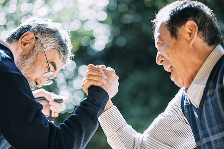 撒旦和耶稣掰手腕背景