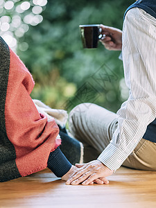 退休夫妇下午茶时间图片