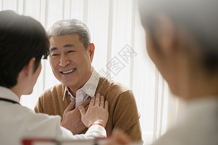 医院看病的老年人背景图片