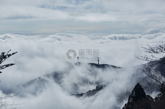 山林空白区域山脊从山上看到的云海图片