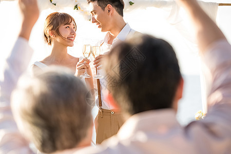 女生酒精海洋浪漫度假婚礼图片