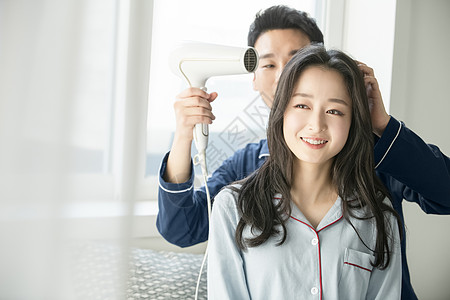 模特吹头发图片