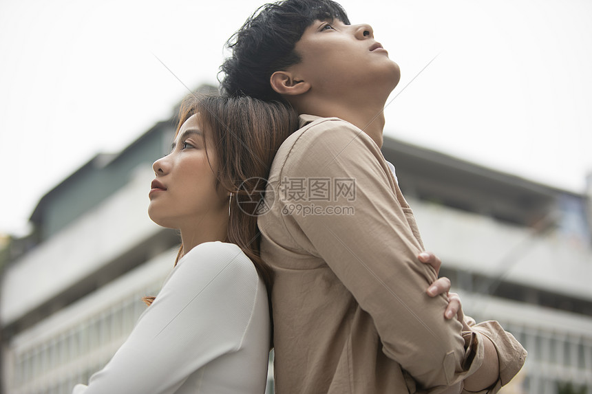 背靠背密集赛程来袭 球队轮换策略将决定战绩走向