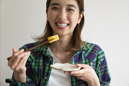 寿司料理用餐吃饭的青年女子背景