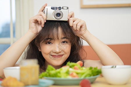 可爱的居家女孩肖像图片