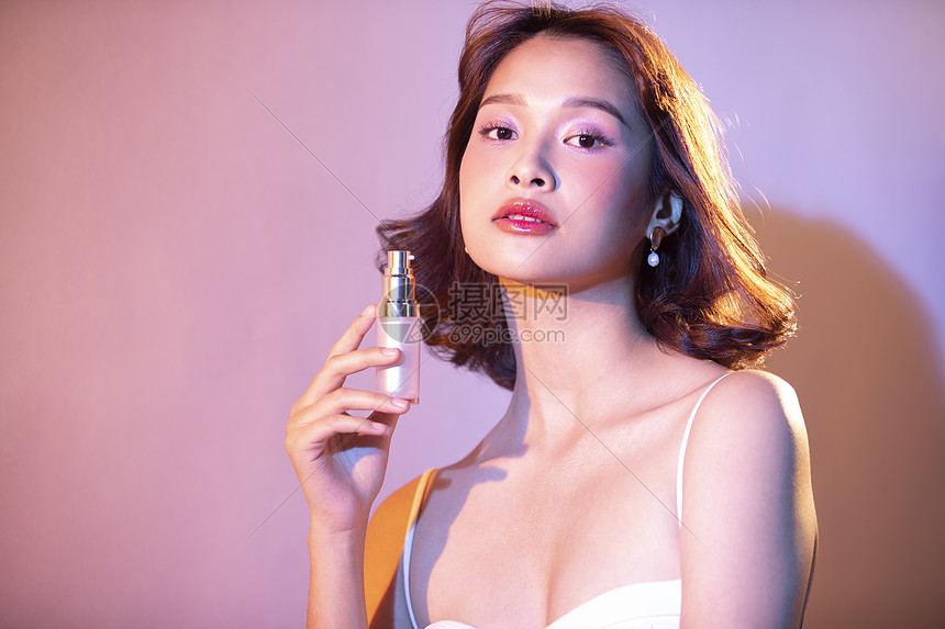 彩色霓虹美妆女性肖像写真高清图片下载 正版图片 摄图网 彩色霓虹美妆女性肖像写真高清图片下载 正版图片 摄图网