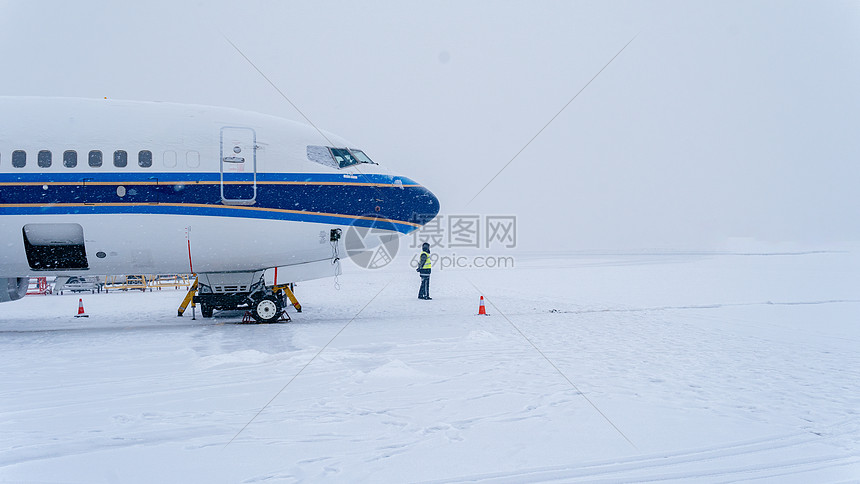 冬季大雪机场图片