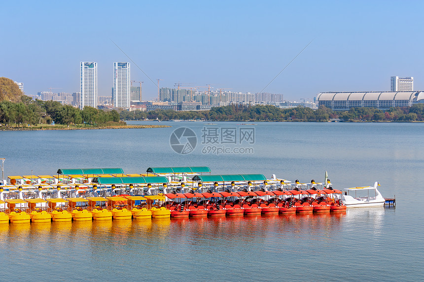 国家4A级旅游风景区南京玄武湖游船图片