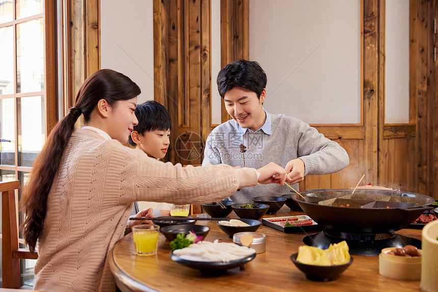 幸福家庭火锅店吃火锅图片