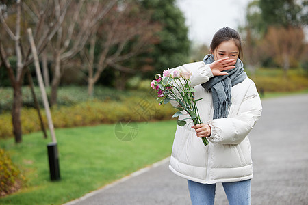 对花粉过敏的女性图片