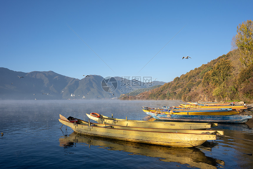 泸沽湖风光图片