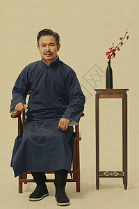 国风长袍中年男性背景图片
