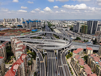 航拍城市错综复杂高架桥交通图片