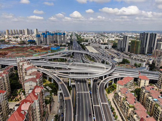 航拍城市错综复杂高架桥交通图片