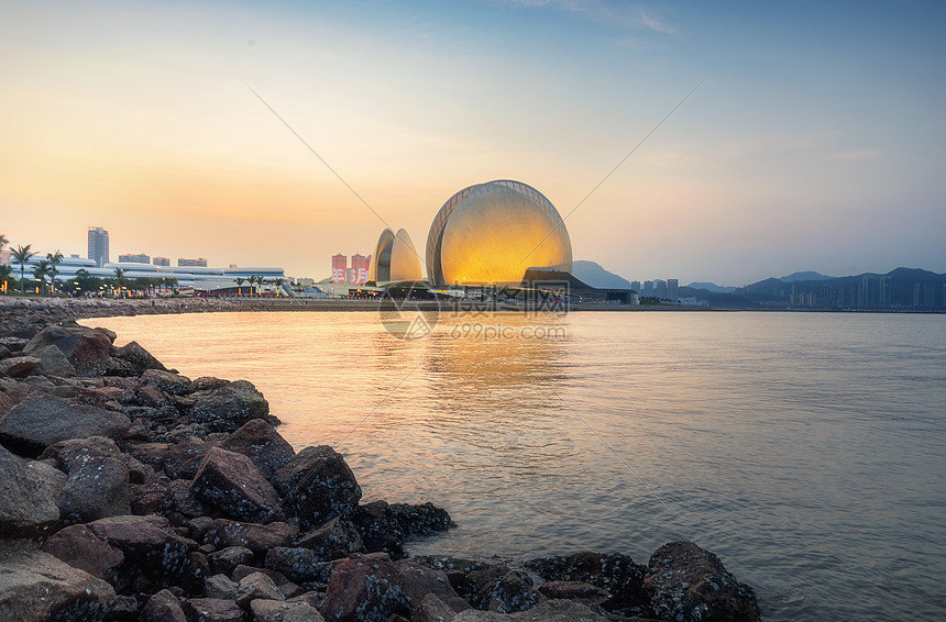 珠海市地标日月贝大剧院风光图片