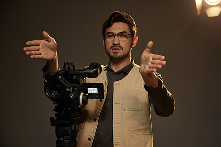 拍电影,电影导演阐述表演形象背景