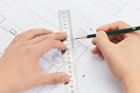 工程师制作工程量图纸特写图片