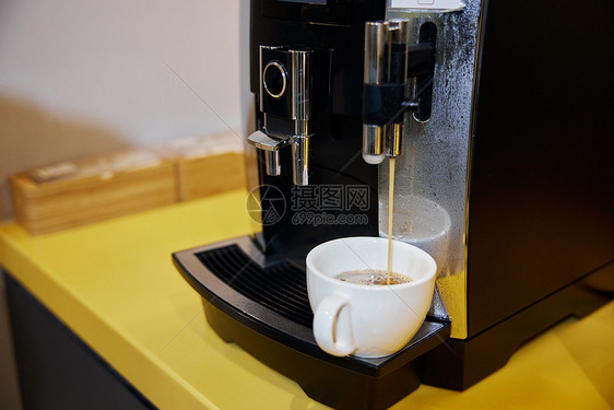 咖啡机制作咖啡图片